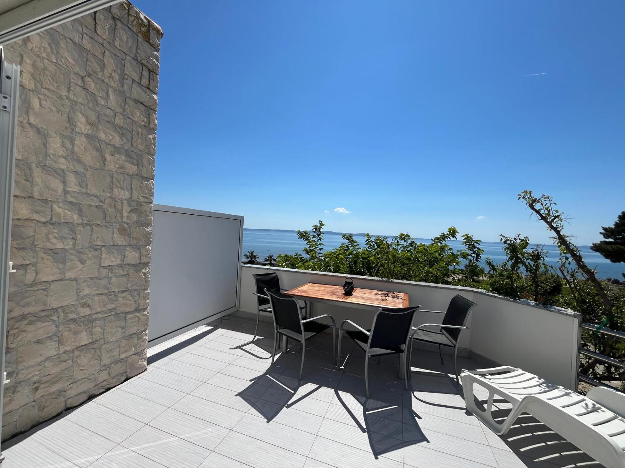 Mirakul Apartments Vir Exterior photo