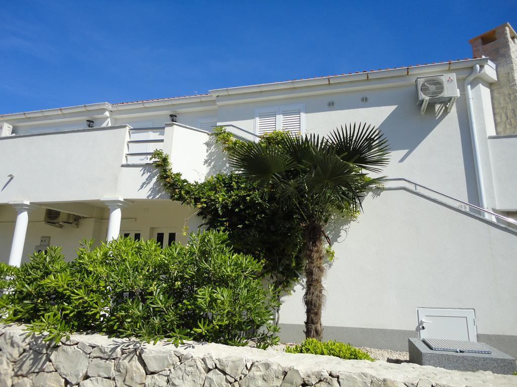 Mirakul Apartments Vir Exterior photo