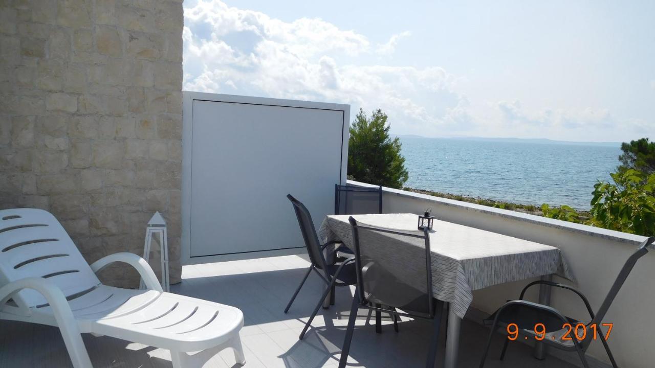 Mirakul Apartments Vir Exterior photo